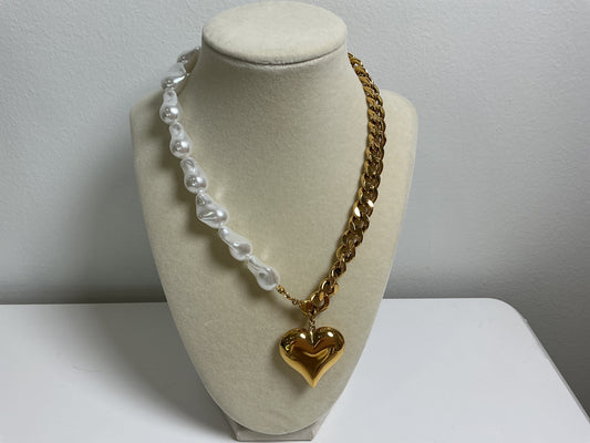 ChanSutt Pearl & Gold necklace